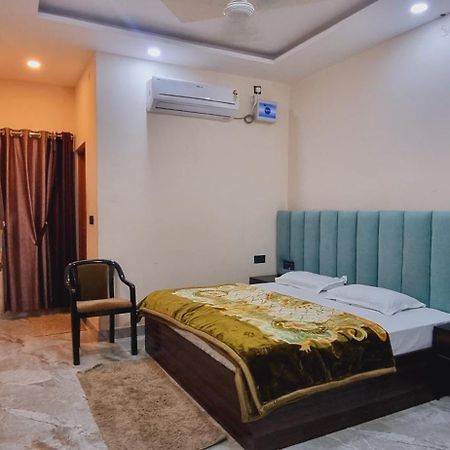 Surya Palace Ayodhya Eksteriør bilde